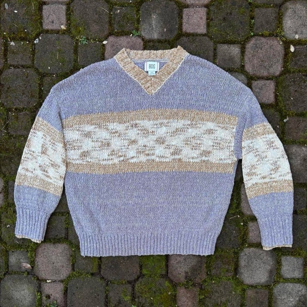 BDG V-Neck Chunky Knit Pullover Sweater